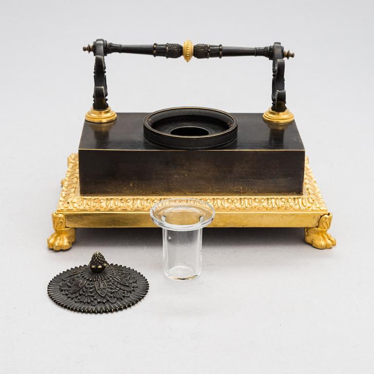 An ink stand from around 1810-1820, presumably from France.