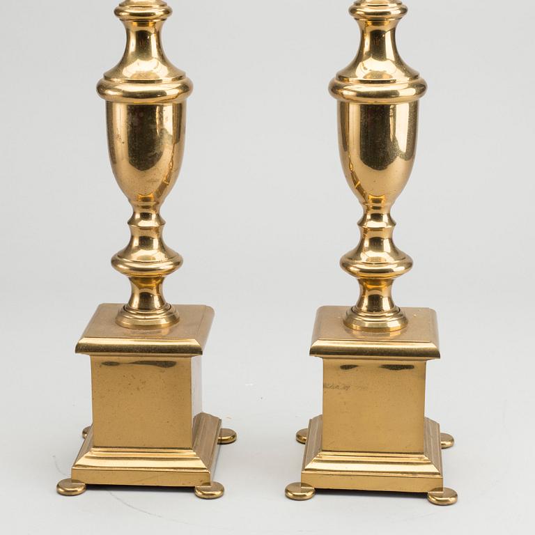 A pair of mid century table lamps.