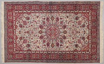 Matta, Kirman, old, 194 x 122 cm, bär inskription.