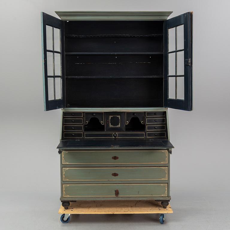 CUPBOARD, first half of the 19th century.