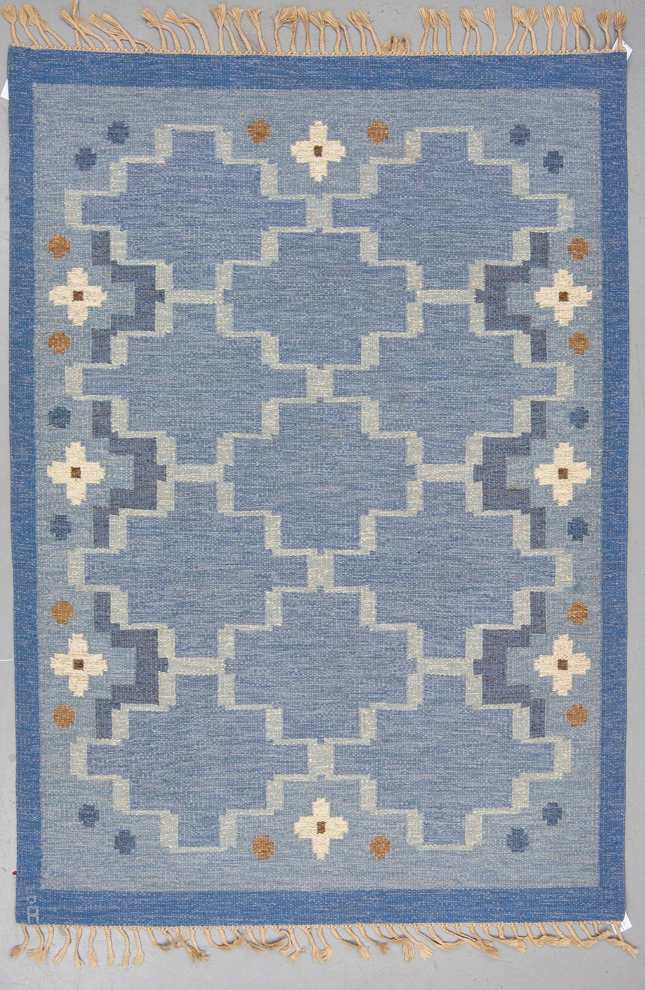 A CARPET, flat weave, ca 235,5 x 165 cm, signerad Å.