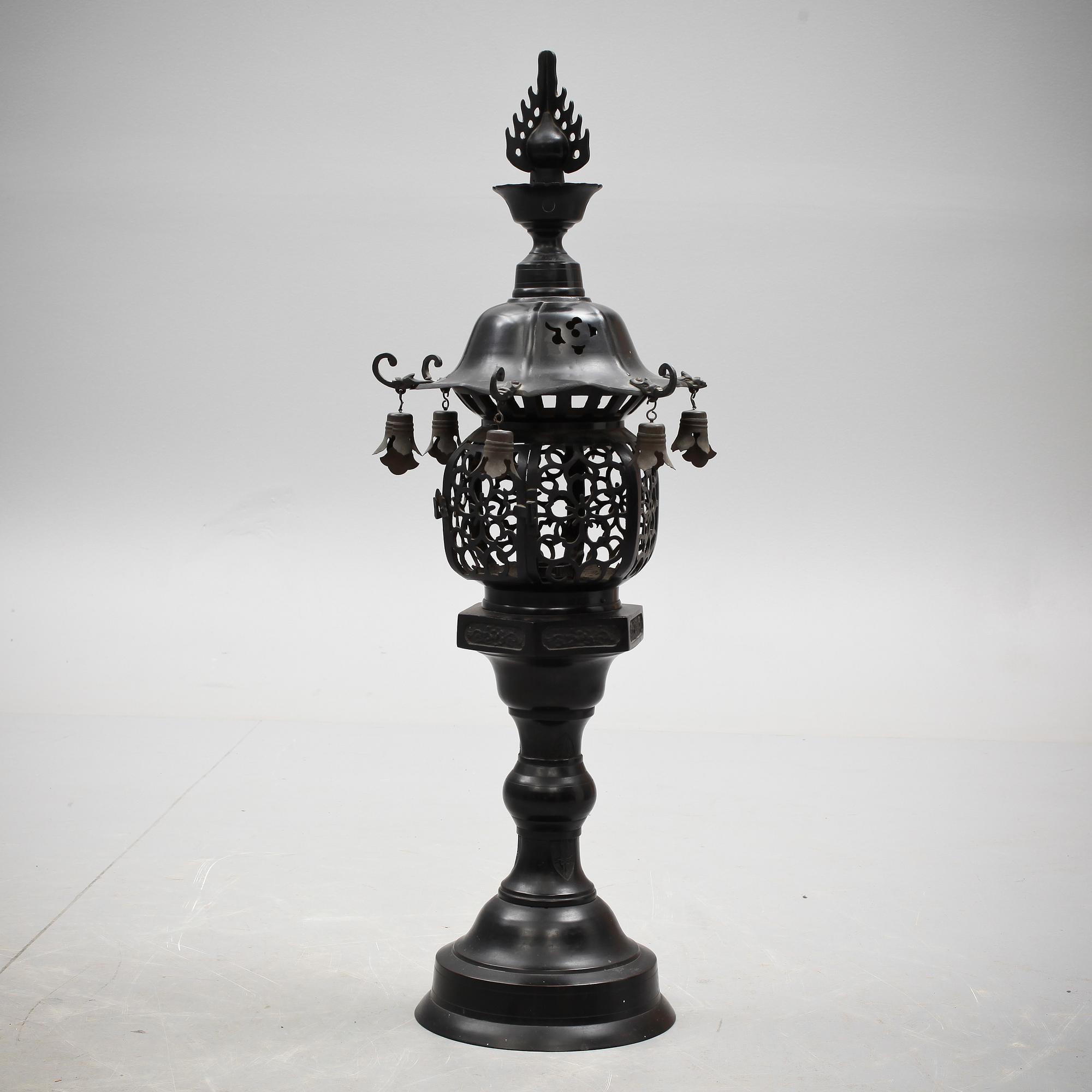 TRÄDGÅRDSLYKTA, brons, Meiji, Japan, 1900-talets början.