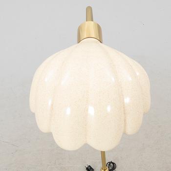 Golvlampa med snäckformad skärm, 1900-talets senare del.