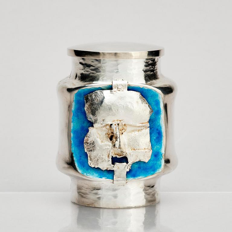 Lars Arby, a sterling silver and enamel box with lid, Gothenburg, Sweden 1975.