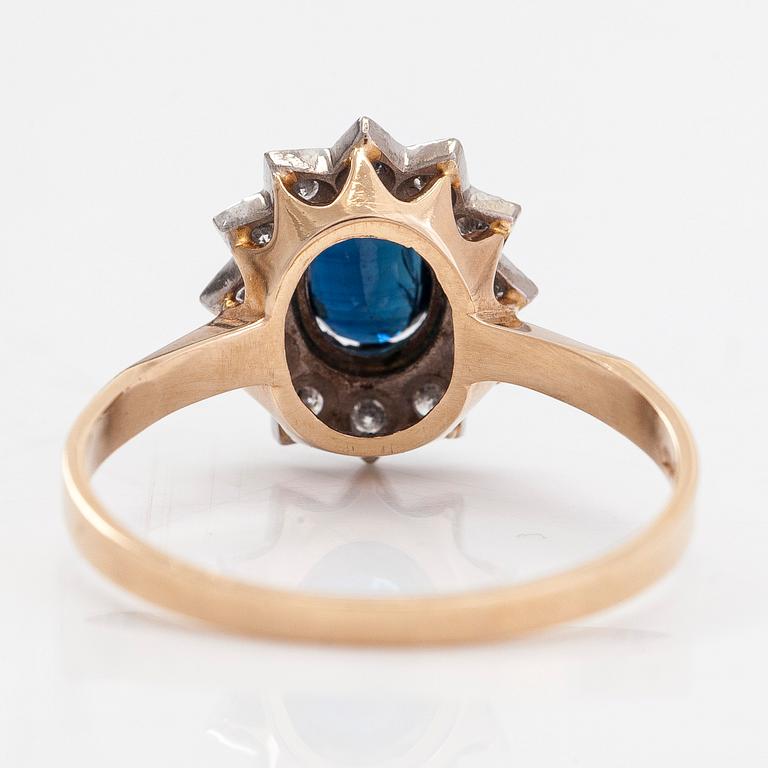 Ring, 14K guld med safir och diamanter tot. ca 0,12 ct. Kultakeskus, Tavastehus, 1994.