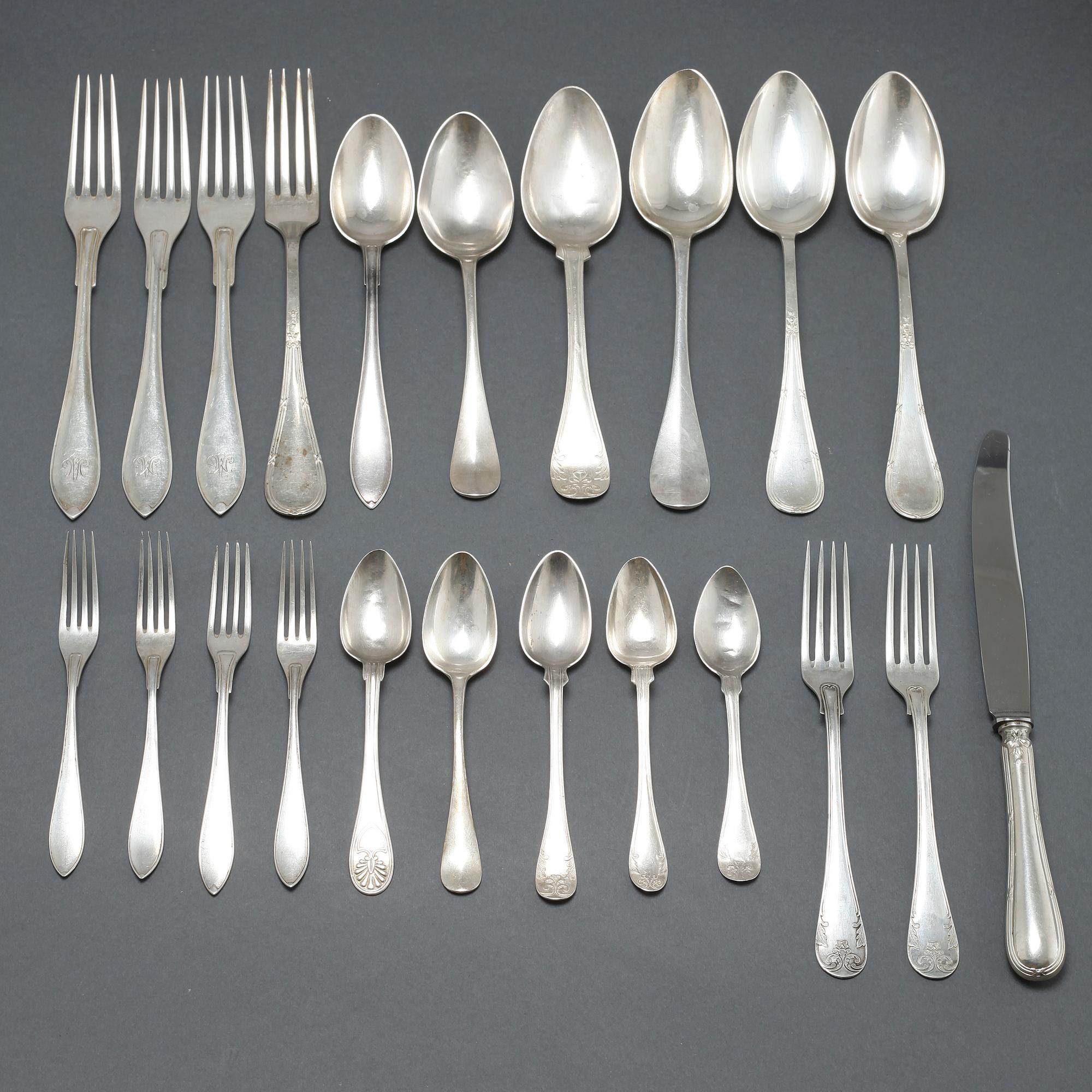 24 pieces of silver cutlery, mostly Sweden, 19th and first half of the 20th century.