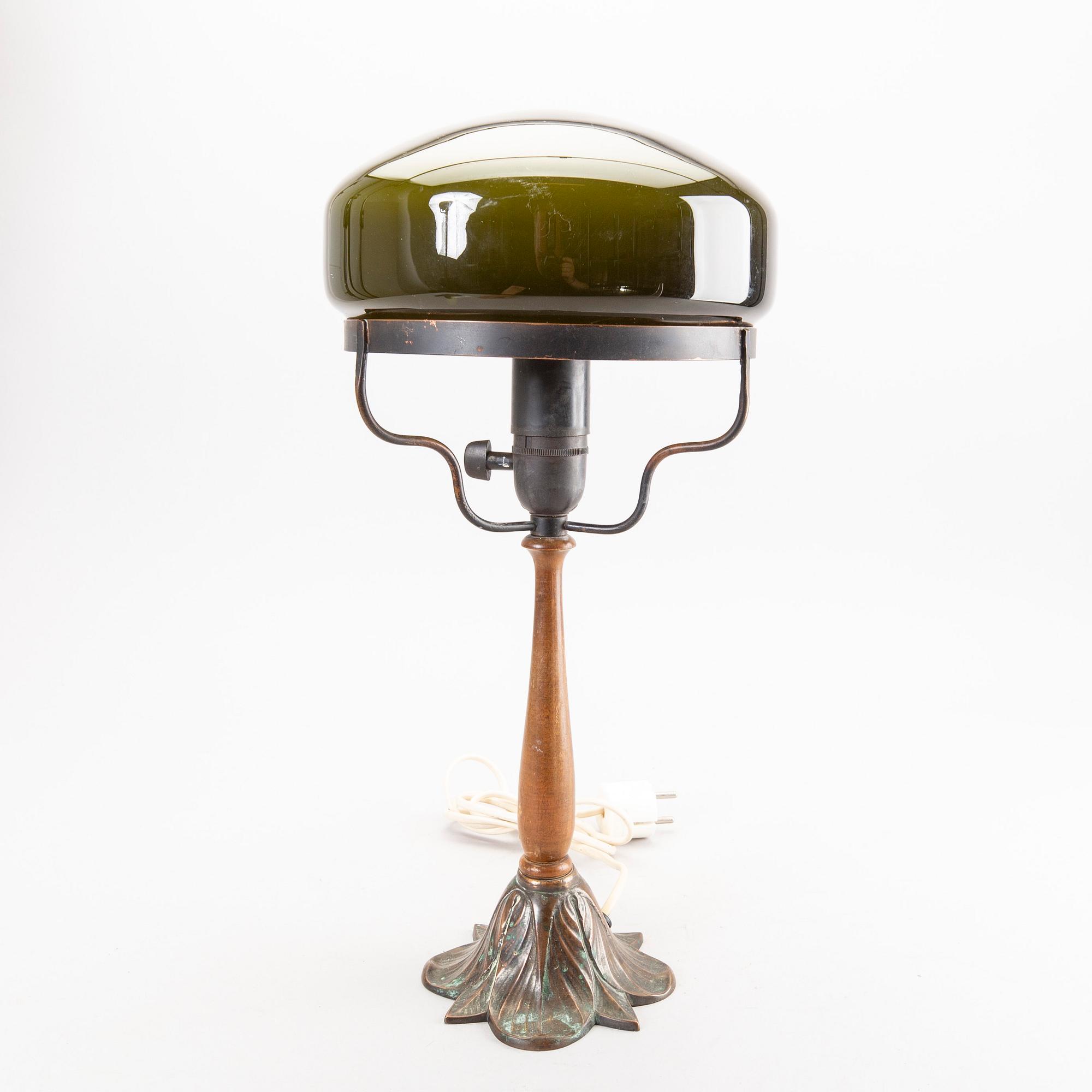 An early 1900s table lamp.