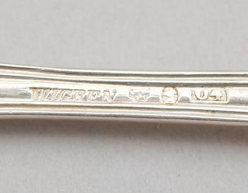 BORDSSKEDAR, 12 st snarlika, silver, Wigren och Hallberg, 1800-/1900-tal. Vikt ca 489 g.