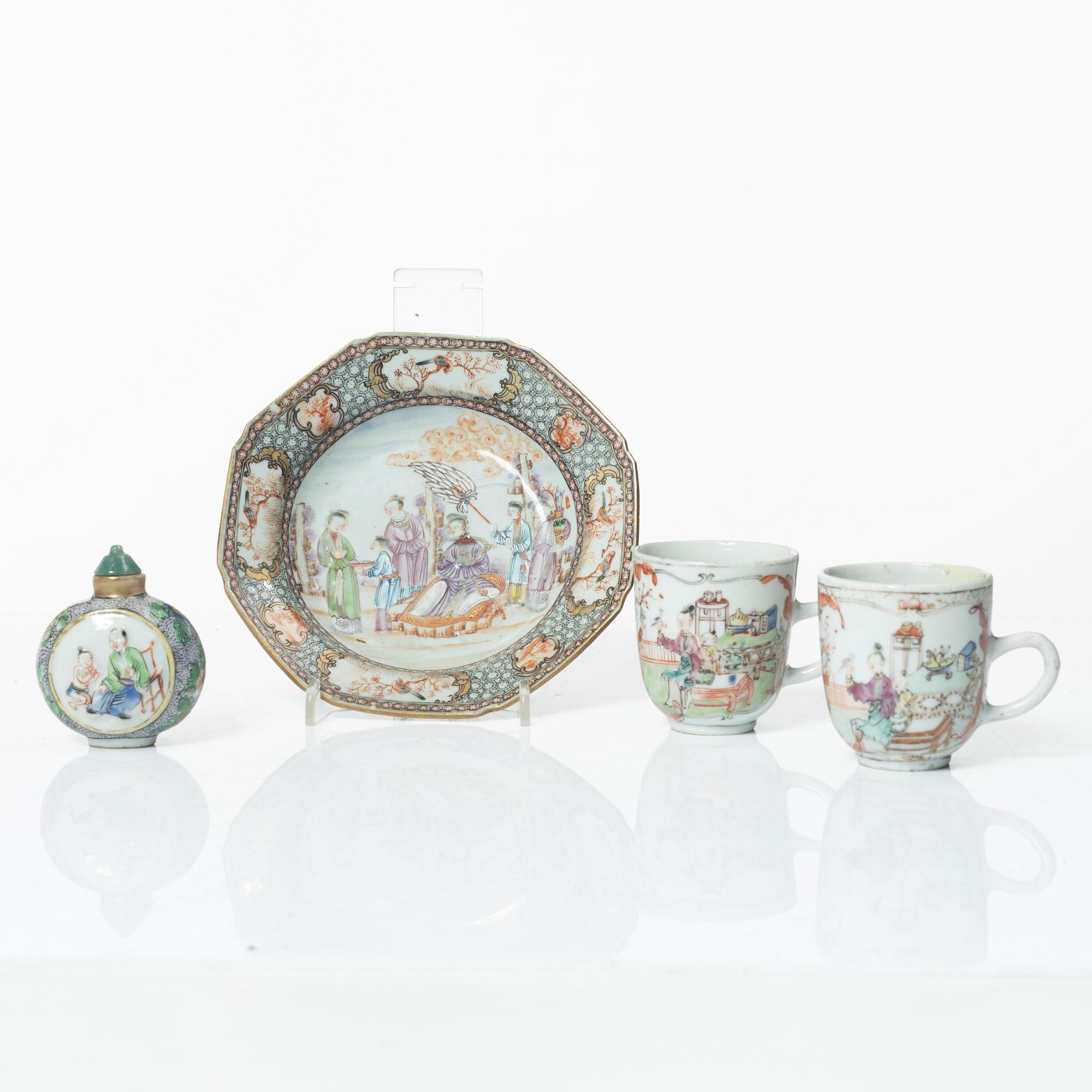 Fat, koppar, två stycken samt snusflaska, porslin. Qingdynastin, 1700/1800-tal.