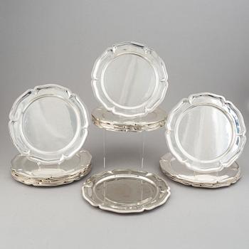 A 20th century set of 24 silver 925/1000 plates, marked Mexico.