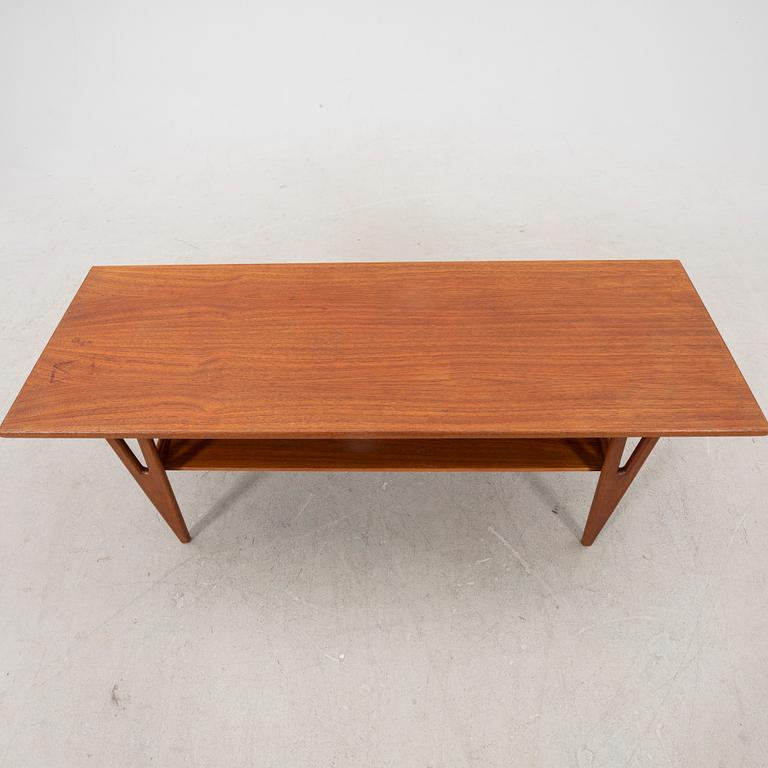 A 1960/70s teak coffee table.