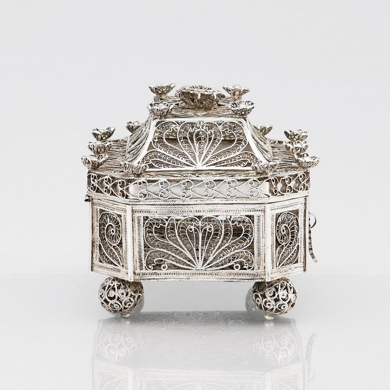 A 19th Century silver box, possibly marks of Vasily Potsov Moscow 1843.