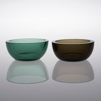 GÖRAN HONGELL, A SET OF SIX BOWLS. One signed GH, Karhula. Late 1930s.