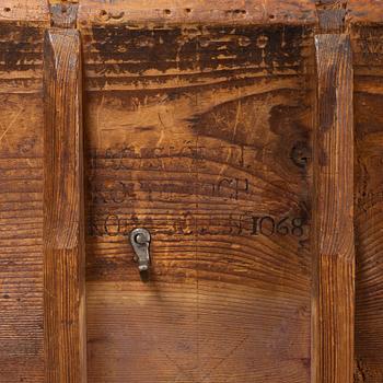 An alder root veneered tilt top table by Jacob Sjölin (1767-1785).