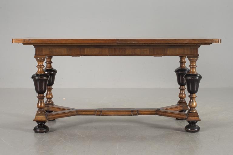 BIBLIOTEKSBORD, barockstil. 1900-talets andra hälft.