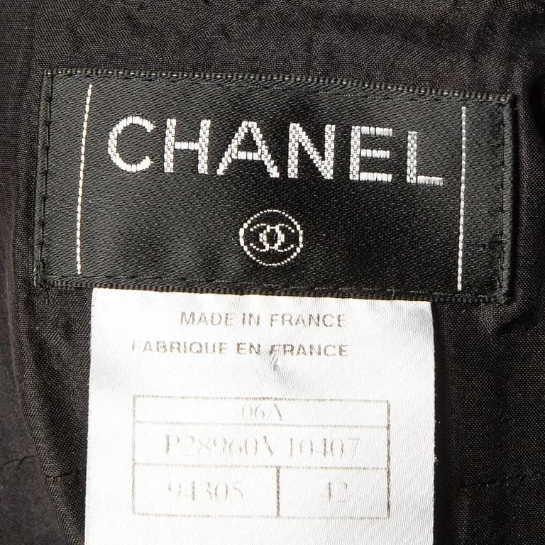 A skirt by CHANEL, in size 42(FR).