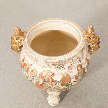 Vase Satsuma Japan circa 1900 porcelain.