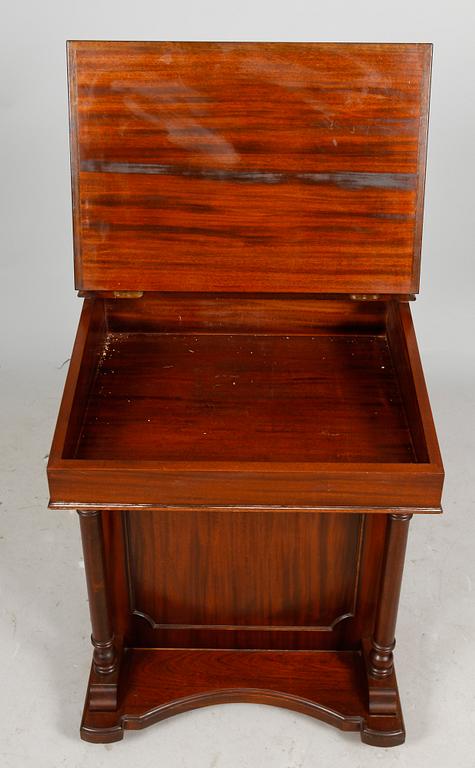 SKRIVPULPET, s k davenport, England, 1900-tal.