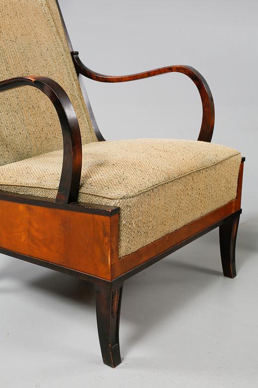 FÅTÖLJER, ett par, tillskrivna Erik Chambert, 1920/30-tal.