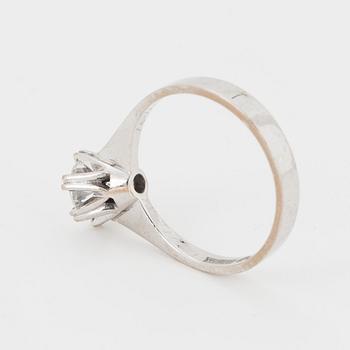 Ring 18K white gold set with a round brilliant-cut diamond 1.01 ct.