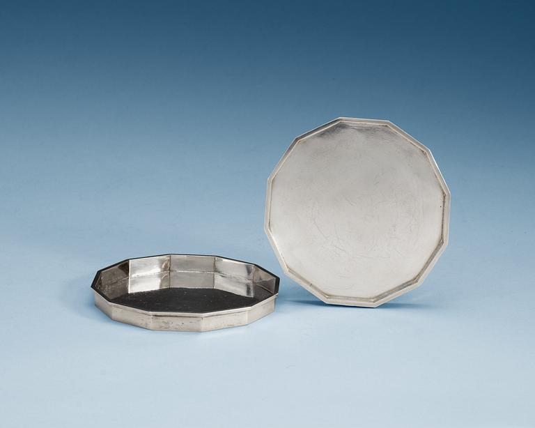 A pair of Wiwen Nilsso sterling coasters, Lund 1971.