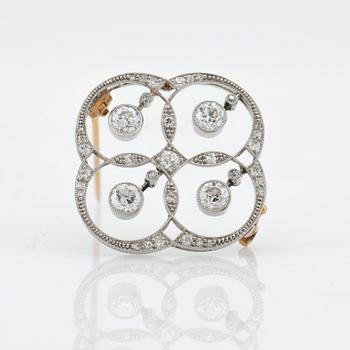 Brooch, 18k white gold openwork set with brilliant-cut diamonds.