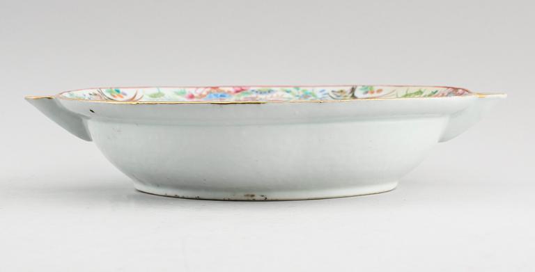 VÄRMEFAT, porslin, Kina, 1800-tal.