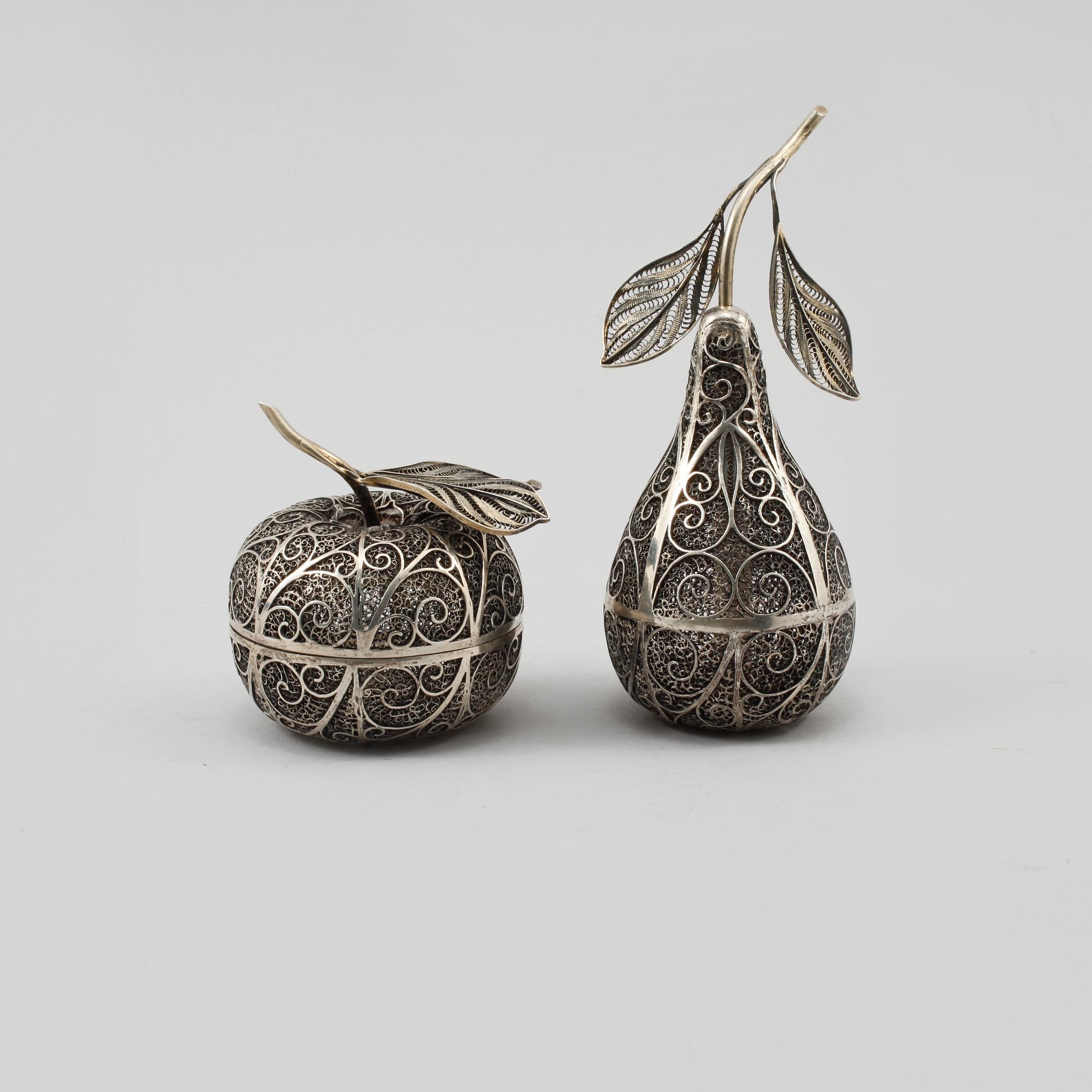 OBJEKT, 2 st, silver, utländska stämplar, 1900-tal, vikt 270 gram.
