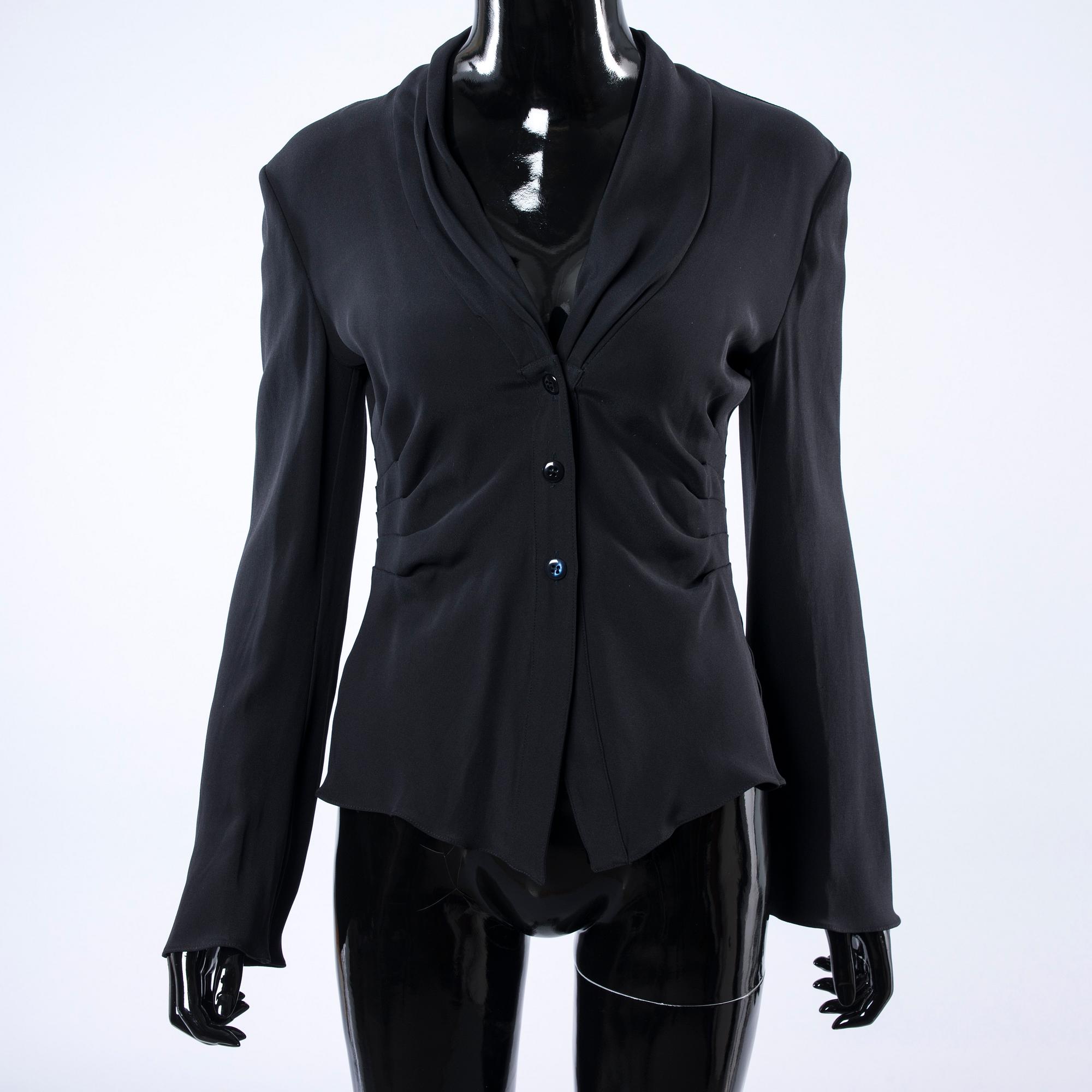 BLUS, Armani.