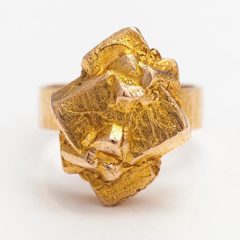 Björn Weckström, A 14K gold ring "Golden geranium", Lapponia 1972.