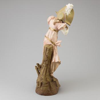 ERNST WAHLISS, a early 20th century porcelain figurine, Turn Wien Austria.