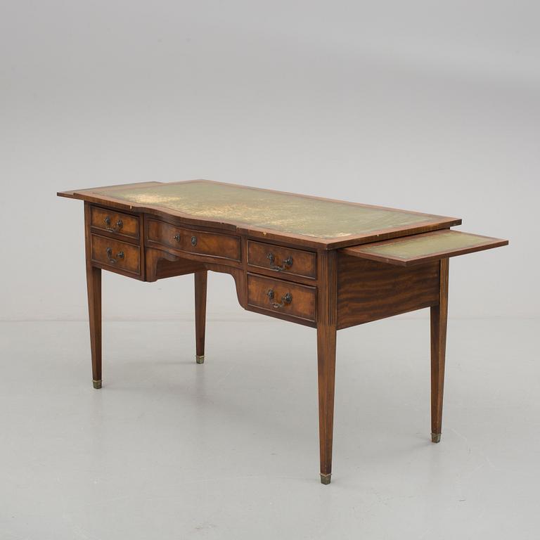 SKRIVBORD, engelsk stil, 1900-talets början.