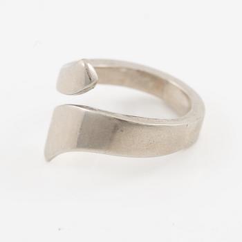 Sven-Erik Högberg samt Annette och Marie Högberg, ring, armband och collier.