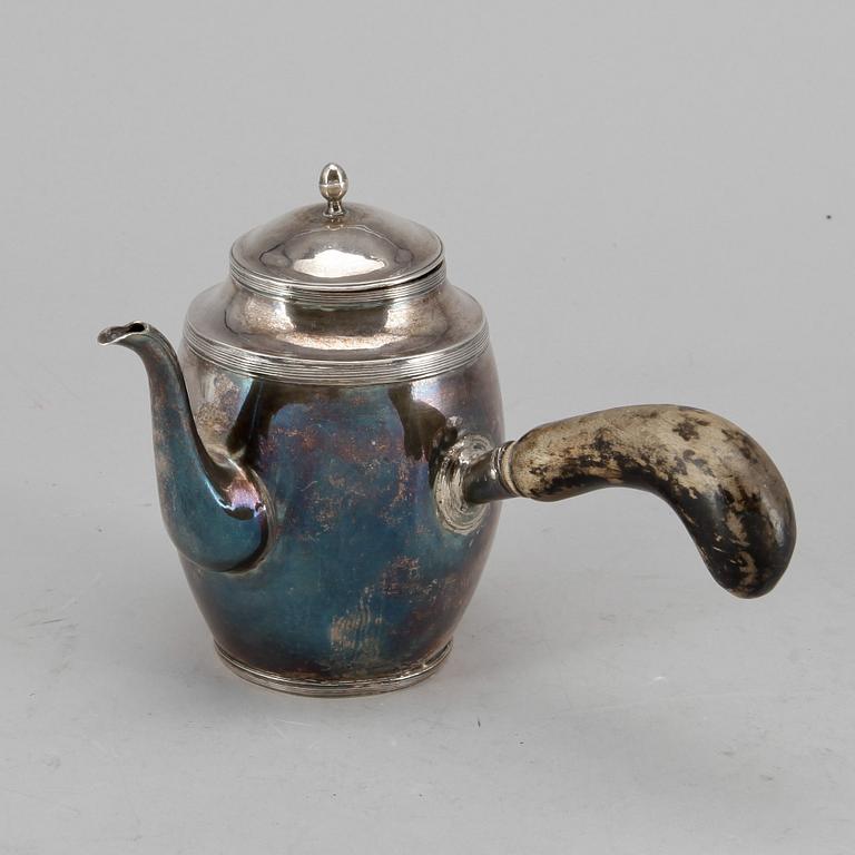 KAFFEKANNA, silver, Jonas Östling, Uppsala 1838. Vikt ca 259 gram.