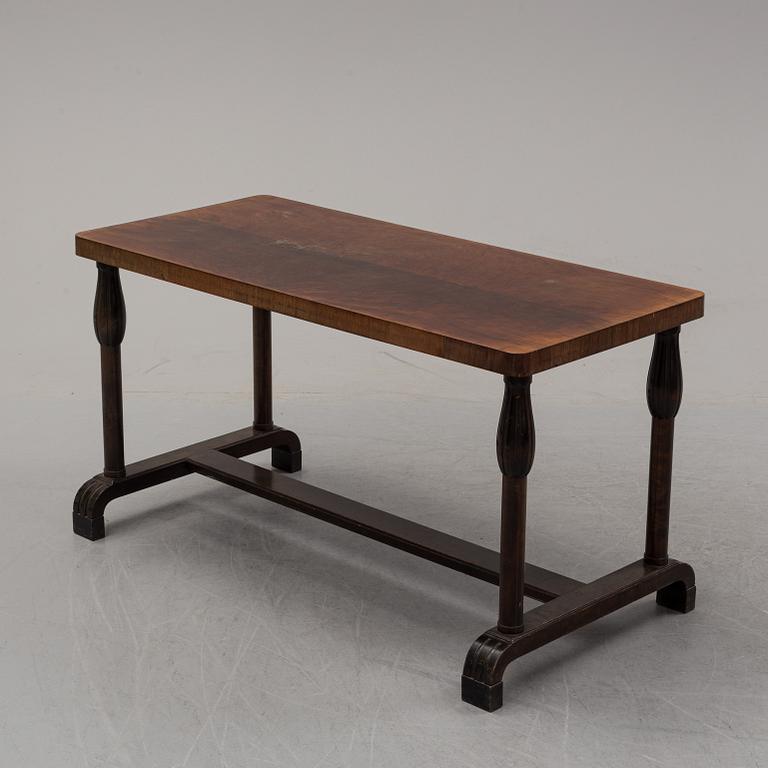 A table, propably by Reiners, Mjölby, Sweden. Dated 1940s.