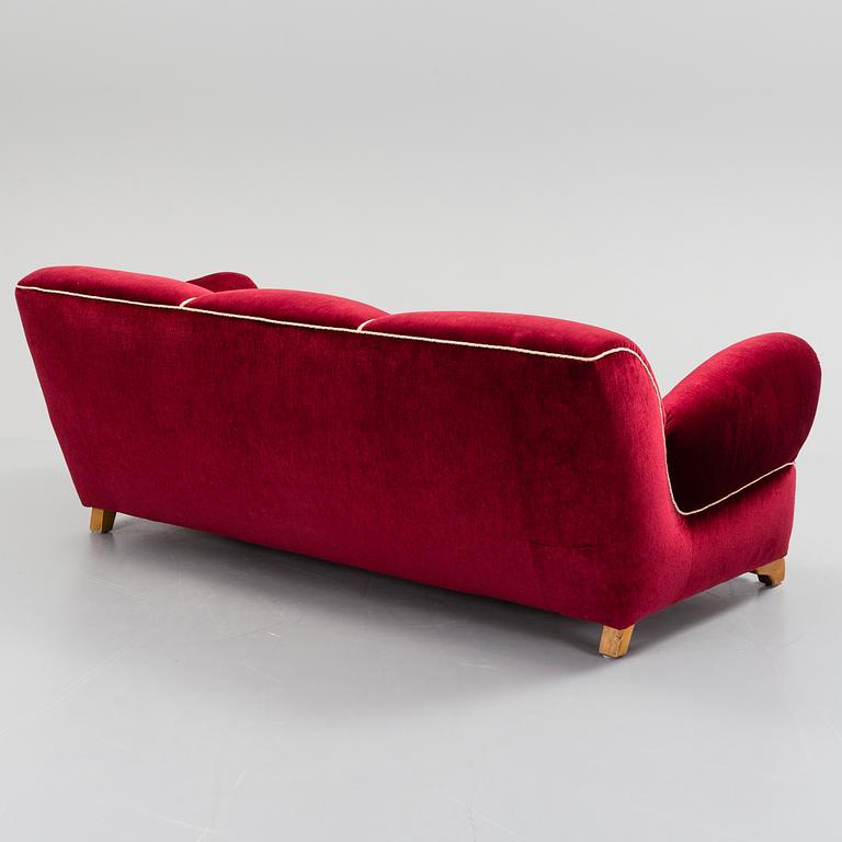 A 1940s sofa.