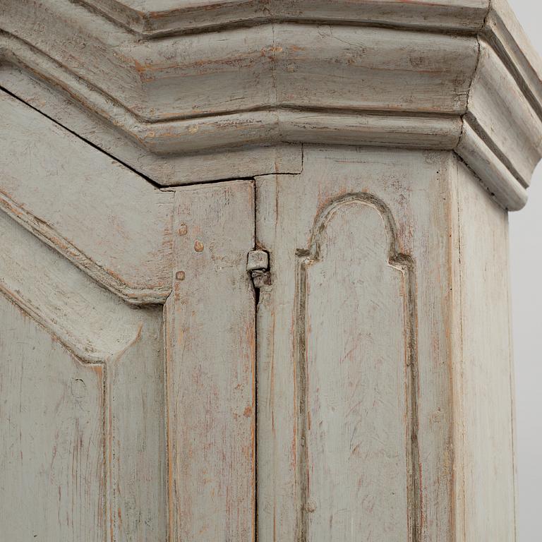 An 18th century Baroque cabinet.