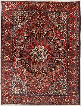 Carpet, Bakhtiari, 420 x 320 cm.