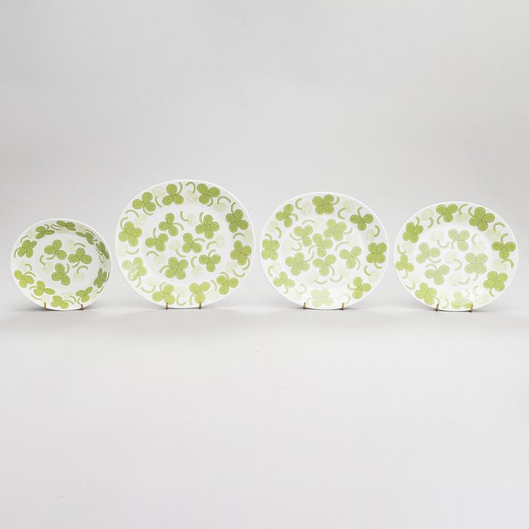 Birger Kaipiainen, A 41 pcs 'Clover' porcelain dish. Arabia, Finland.