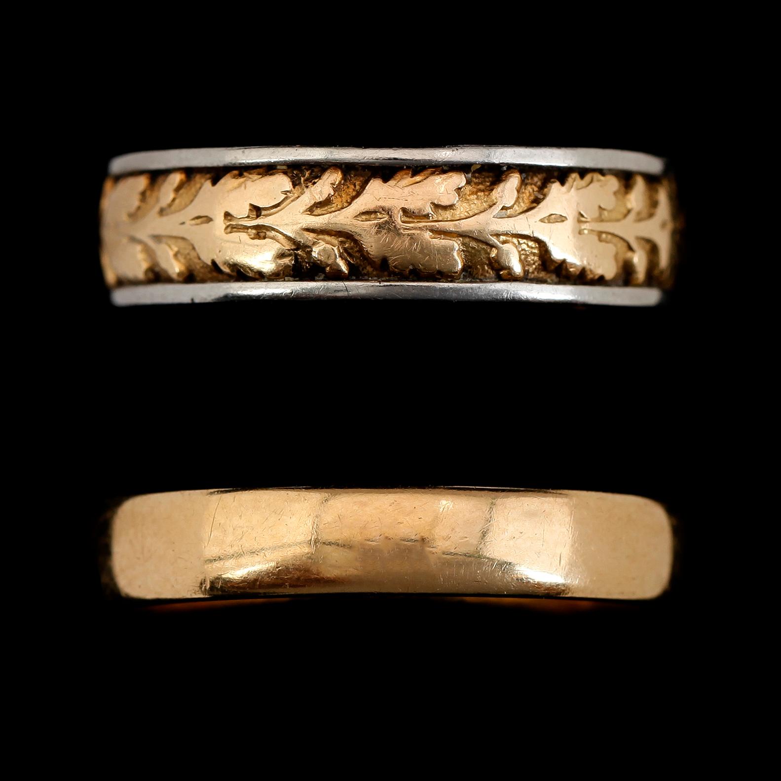 RINGAR, 2 st, 18K guld/vitguld, svenska stämplar, 1946 och 1966. Total vikt ca 11 g.