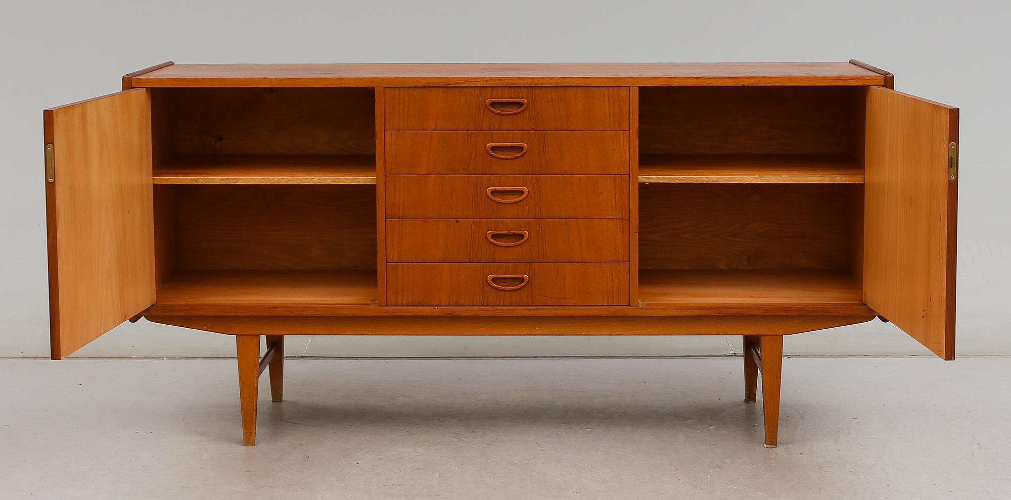 SIDEBOARD, 1900-talets andra hälft.
