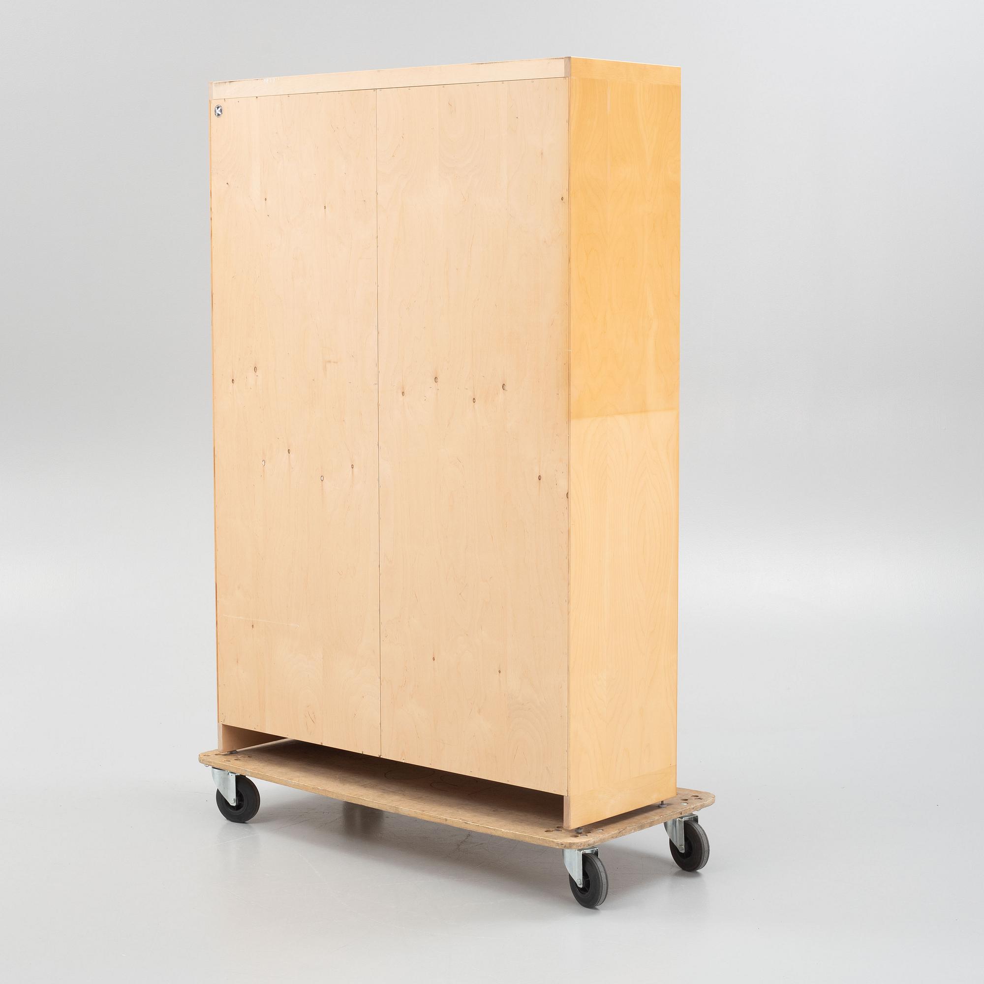 Göran Malmvall, skåp, "Svitjod", Karl Andersson & Söner, 1900-talets andra hälft.