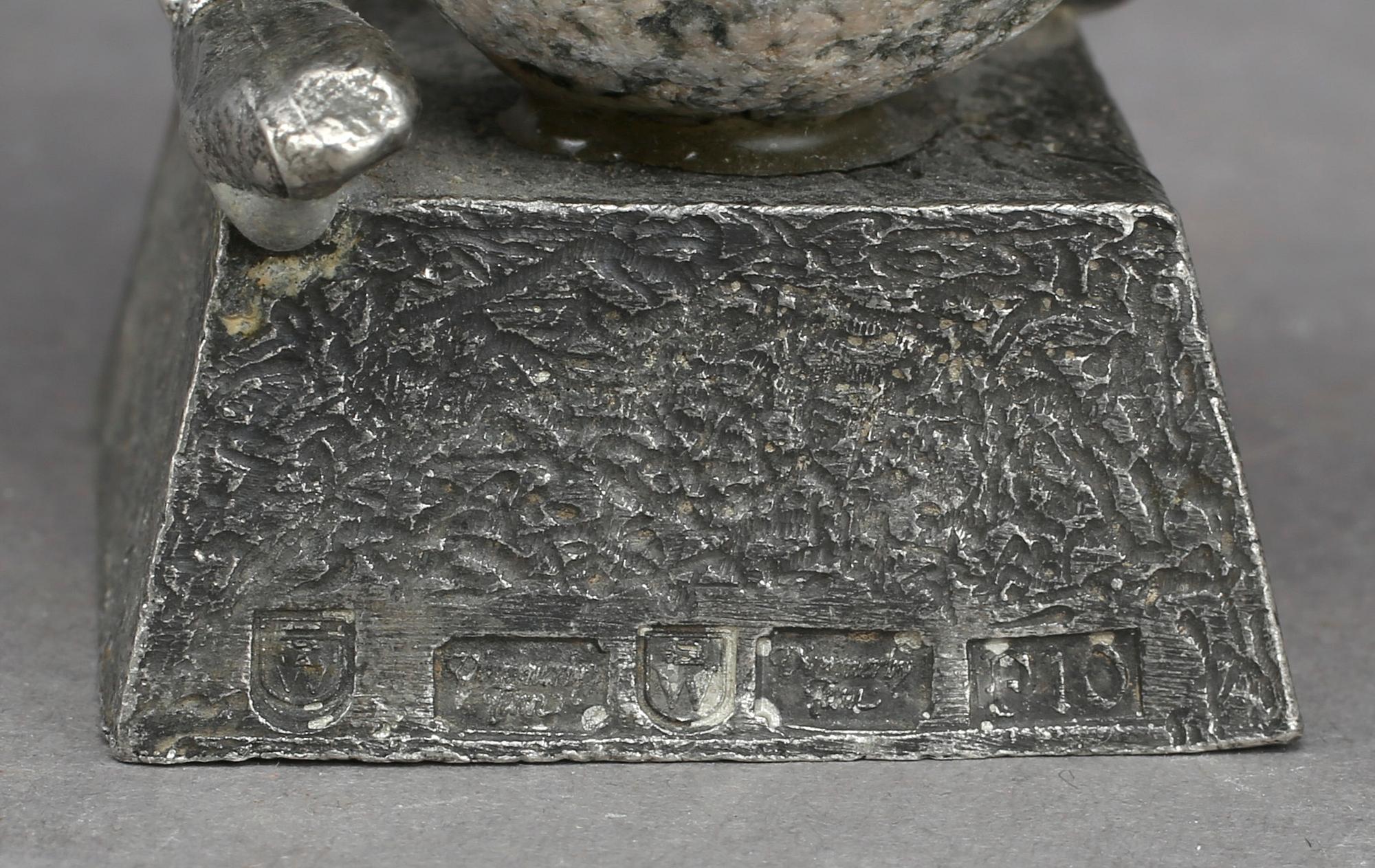 HENRY GUSTAFSSON, skulptur, "Lyftet", tenn och sten, 1980.