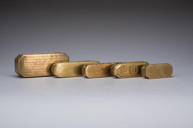 TOBAKSDOSOR, 5 st, mässing o koppar, Holland o Tyskland, 1700-1800-tal.