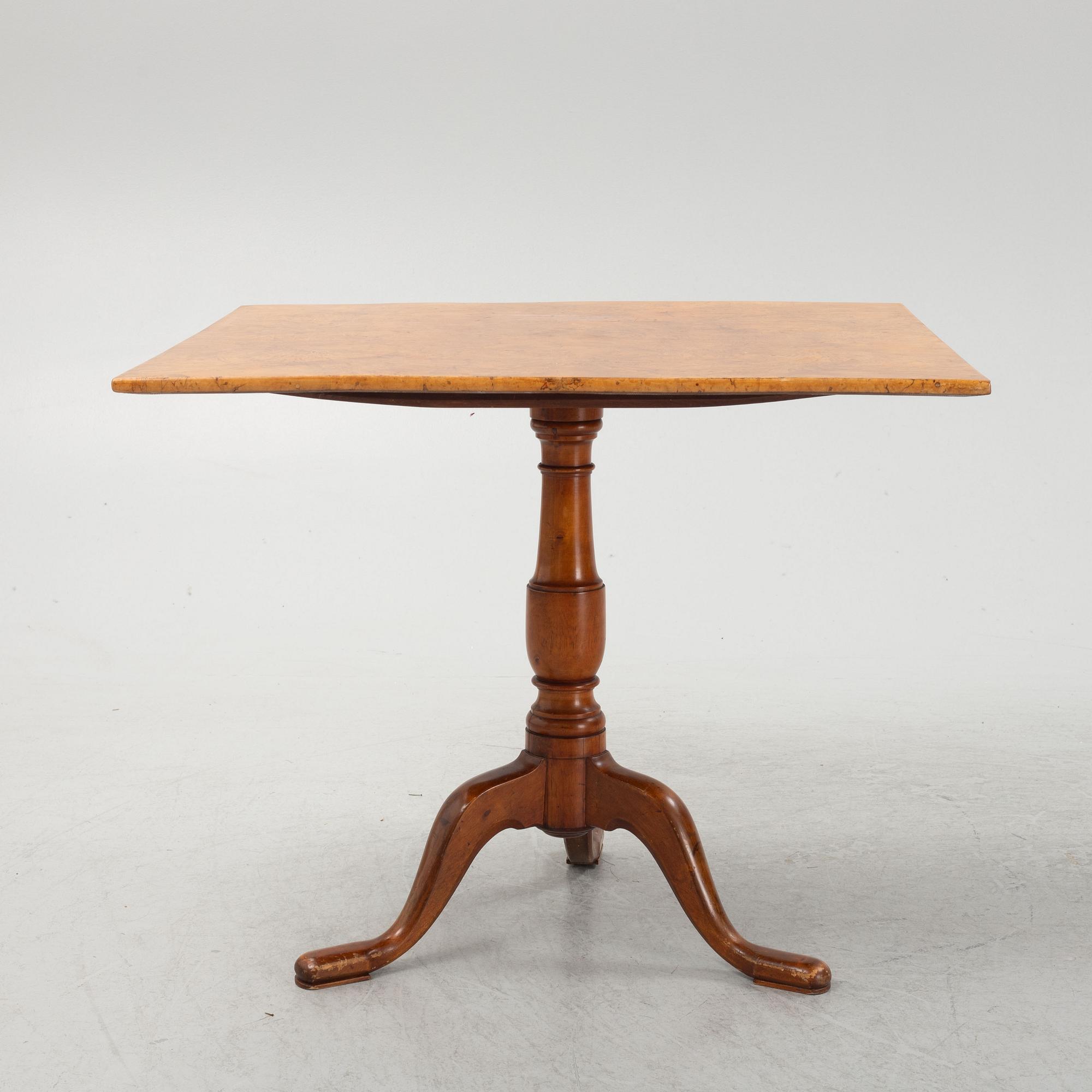 A alder root-veneered folding table, possibly Peter Witting (master in Borgå 1748-1771).