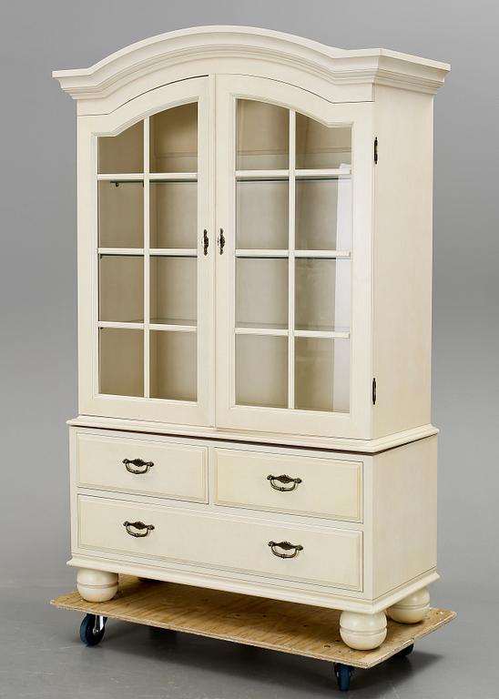 SKÅP, senbarockstil, modern tillverkning.