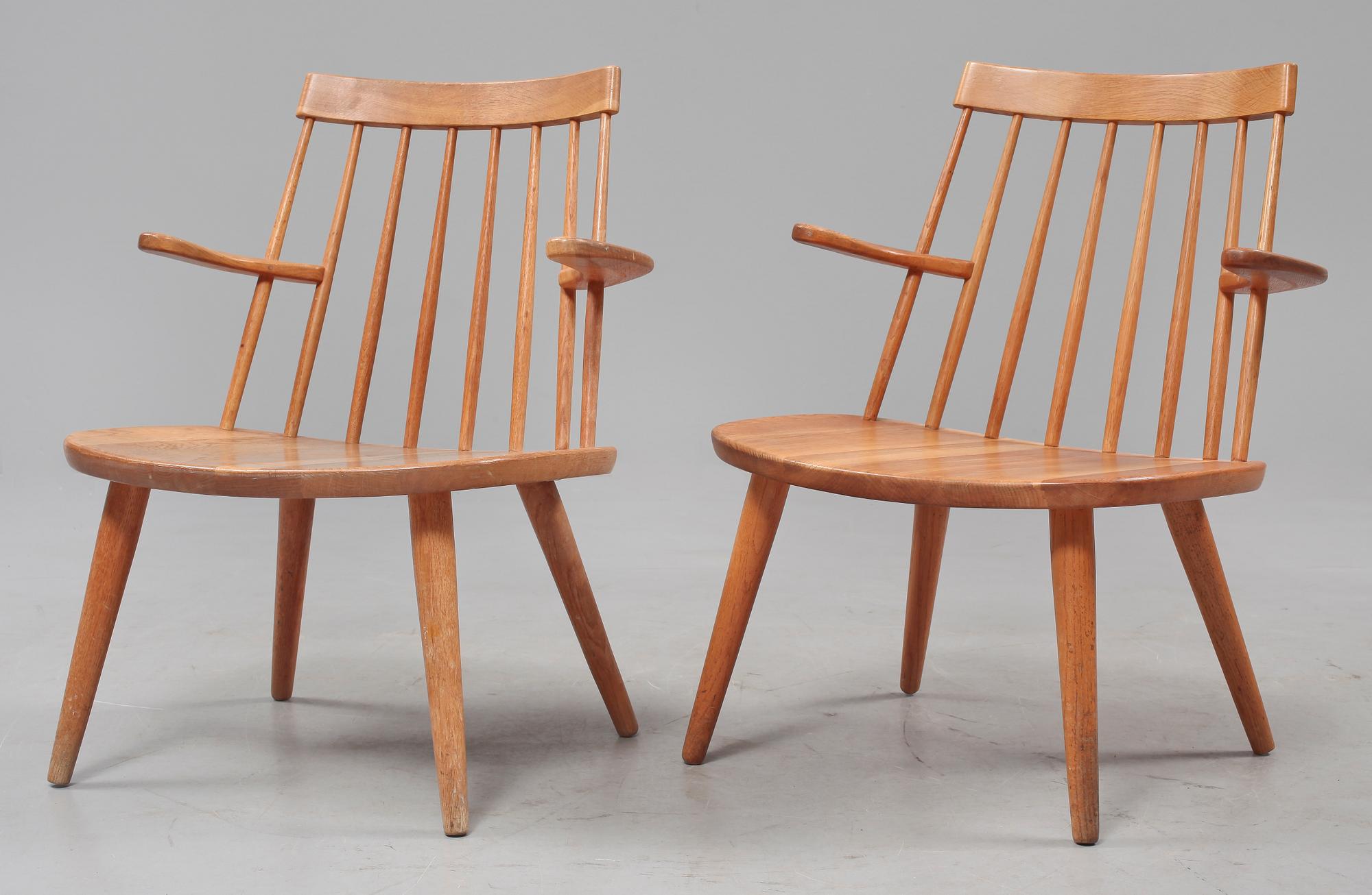 KARMSTOLAR, ett par, "Sibbo", Yngve Ekström, 1900-talets andra hälft.