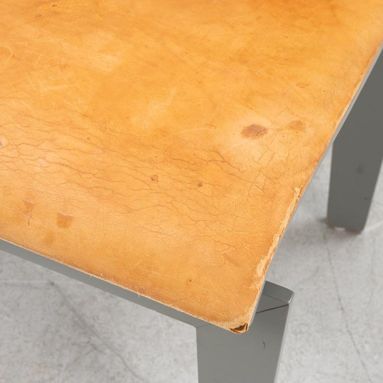 Åke Axelsson, a sofa, Gärsnäs, dated 1999.