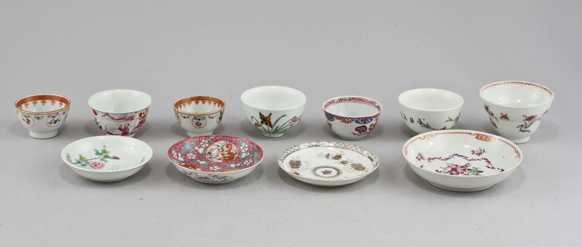 KOPPAR, 7 st samt UNDERFAT, 4 st, porslin, Kina, 1700, 1800 samt 1900-tal.