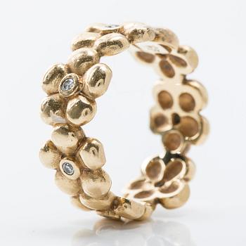 OLE LYNGGAARD, ring, 18K guld med briljantslipade diamanter ca 0.07 ct.